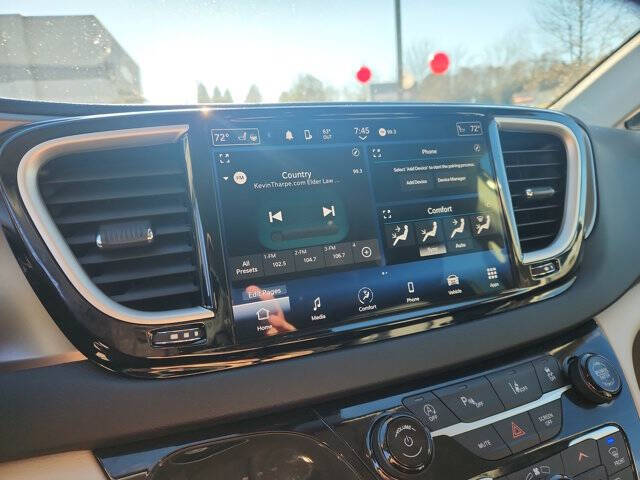 2024 Chrysler Pacifica Touring L