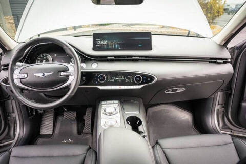 2025 Genesis GV70 2.5T Standard