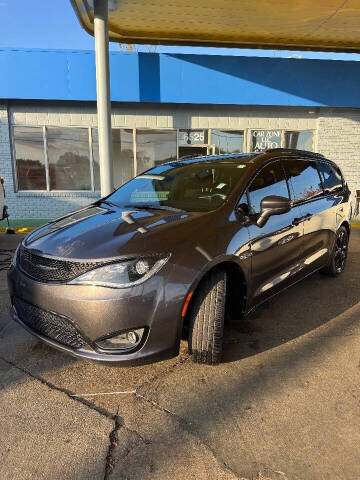 2020 Chrysler Pacifica Touring L 35th Anniversary