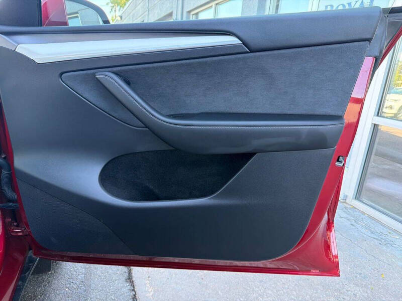 2025 Tesla Model Y Long Range