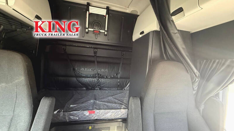 2023 Freightliner Cascadia