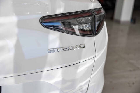 2025 Alfa Romeo Stelvio