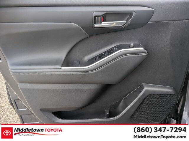2025 Toyota Highlander XLE