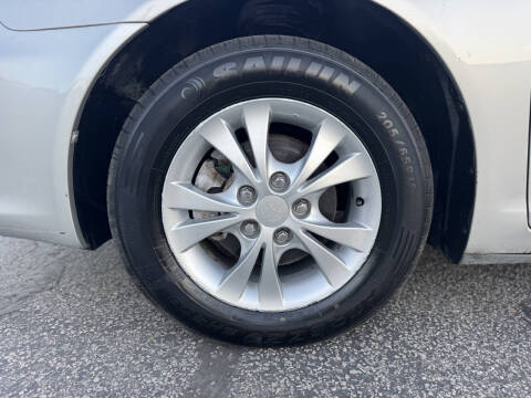 2005 Toyota Camry LE V6