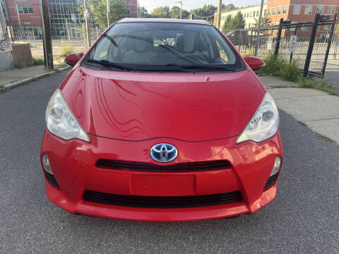 2014 Toyota Prius c Two