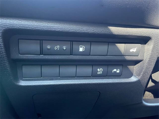 2025 Mitsubishi Outlander PHEV SE