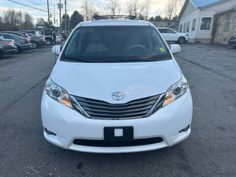 2014 Toyota Sienna XLE 8-Passenger