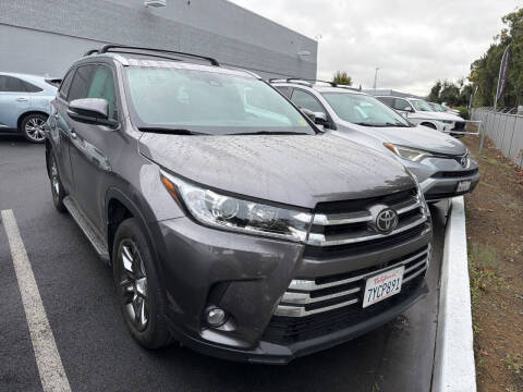 2017 Toyota Highlander Limited Platinum