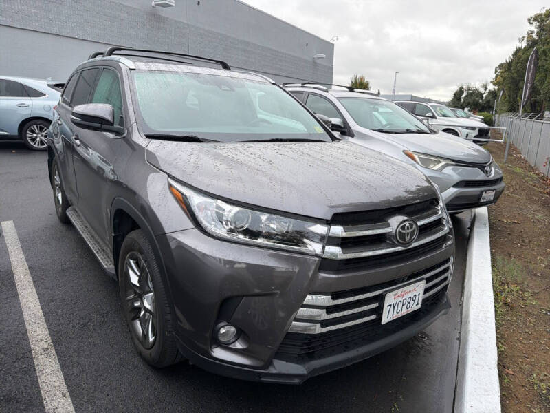 2017 Toyota Highlander Limited Platinum