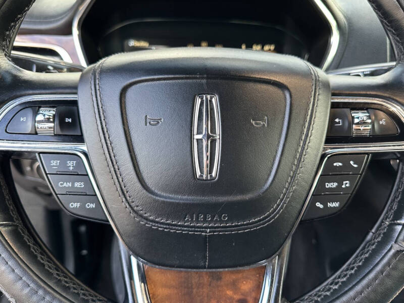 2017 Lincoln Continental Select