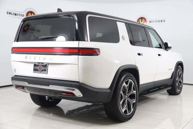2022 Rivian R1S Launch Edition
