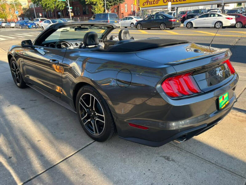 2020 Ford Mustang EcoBoost