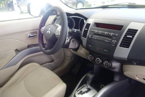 2010 Mitsubishi Outlander SE