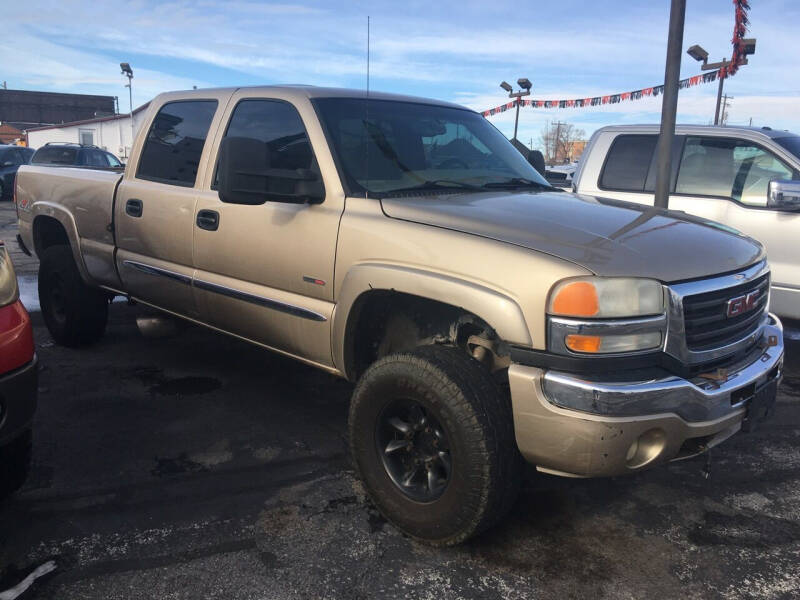 2004 GMC Sierra 2500HD for sale at R & J Auto Sales in Pocatello ID