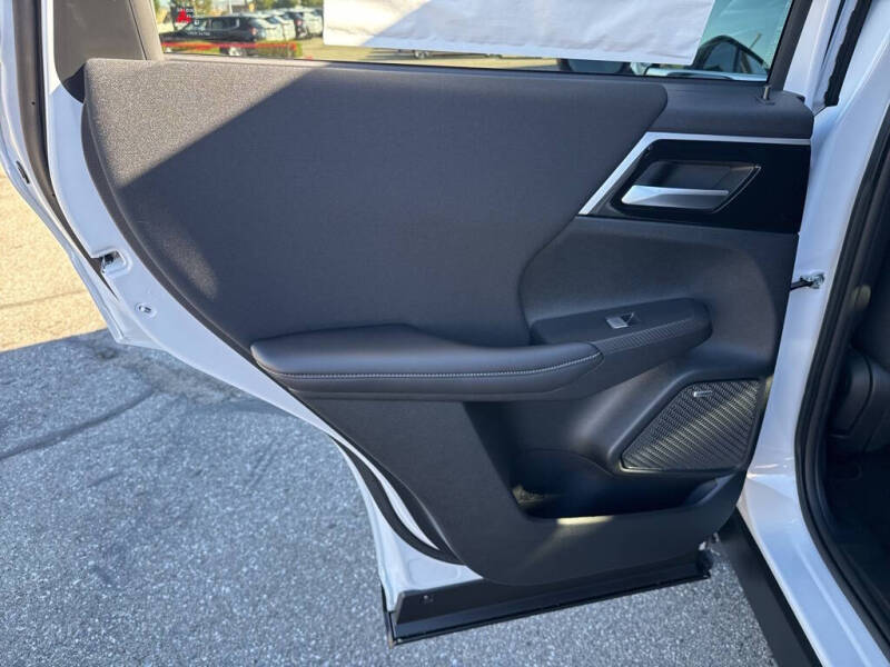 2025 Mitsubishi Outlander ES