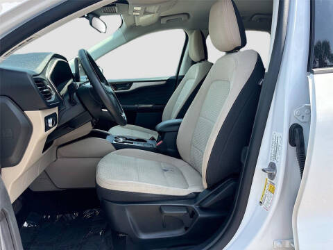 2022 Ford Escape Hybrid SE