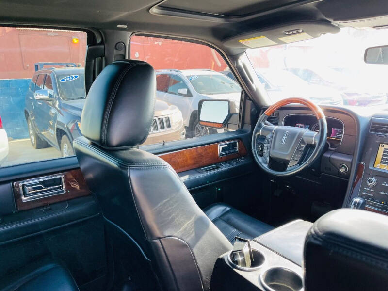 2017 Lincoln Navigator Select