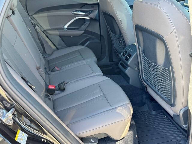 2025 Audi Q5 quattro Premium TFSI