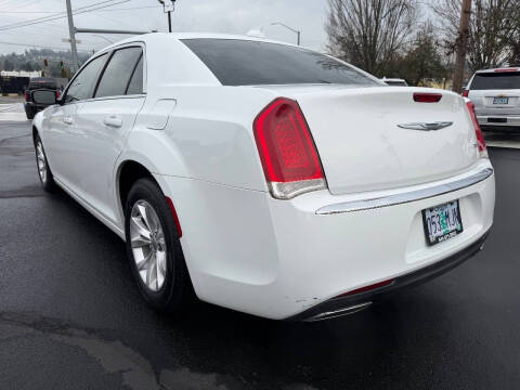 2016 Chrysler 300 Limited