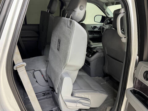 2019 Lincoln Navigator Select