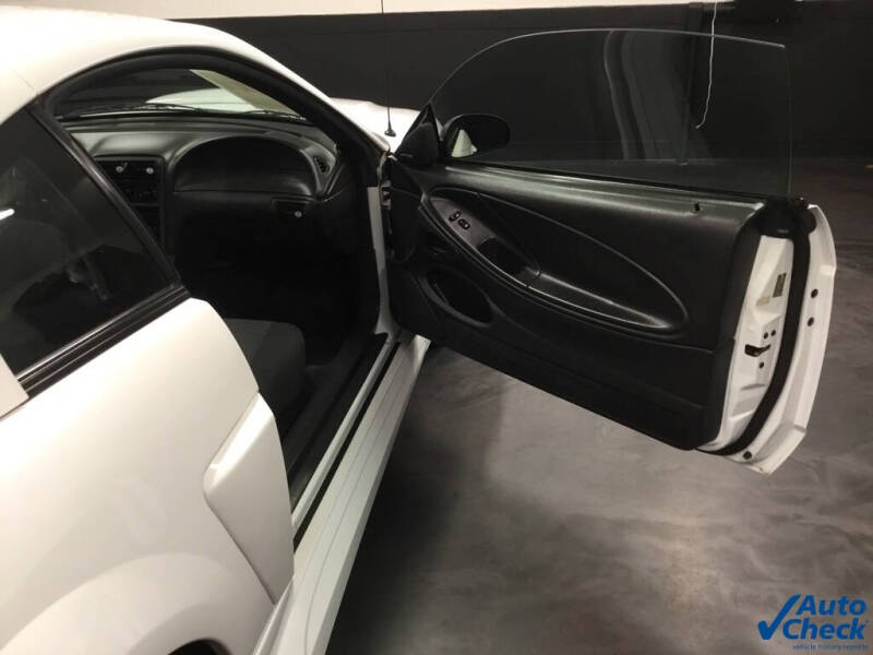 2002 Ford Mustang GT Deluxe