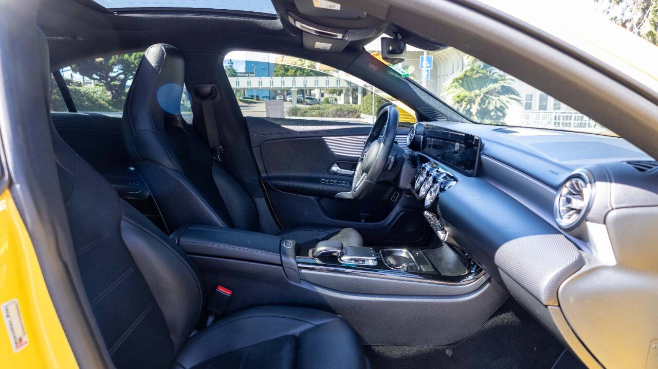 2020 Mercedes Benz CLA 250 photo 13