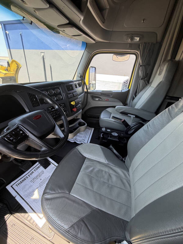 2022 Peterbilt 579