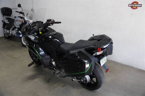 2021 Kawasaki CONCOURS 1