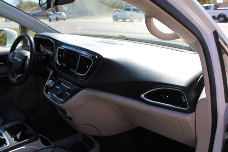 2018 Chrysler Pacifica Touring L Plus