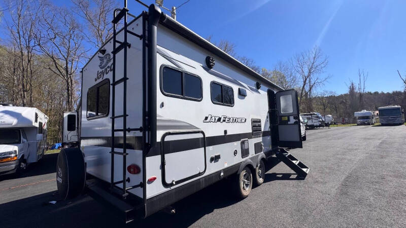 2022 Jayco Jay Feather 24RL