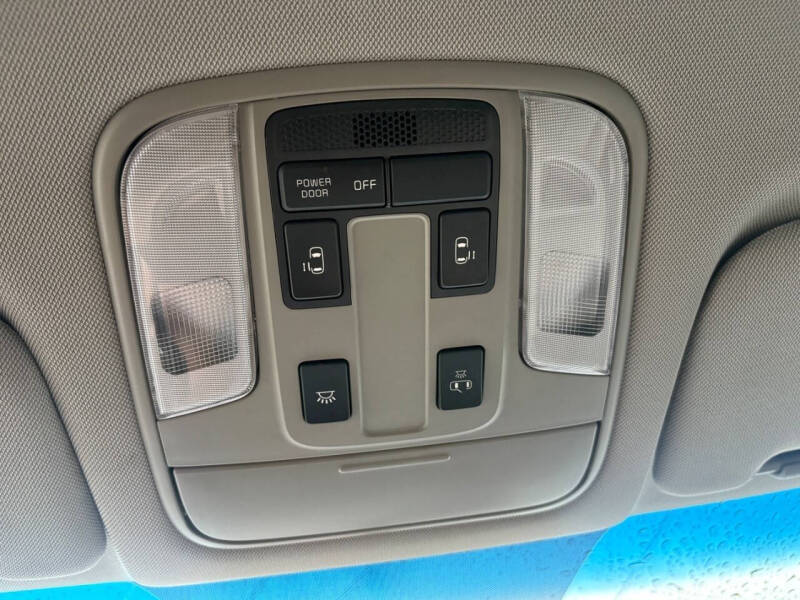 2017 Kia Sedona LX