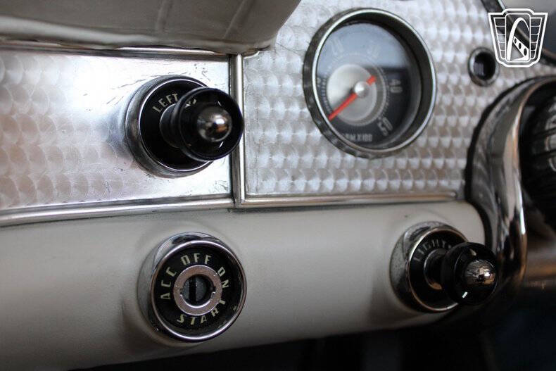 1957 Ford Thunderbird