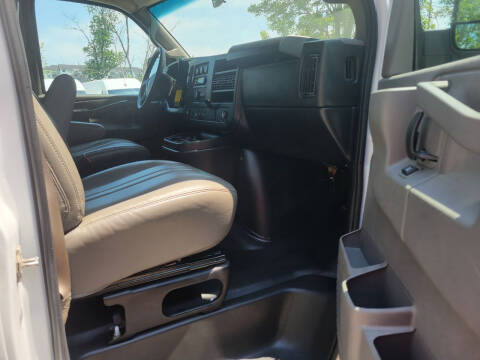 2022 GMC Savana 2500