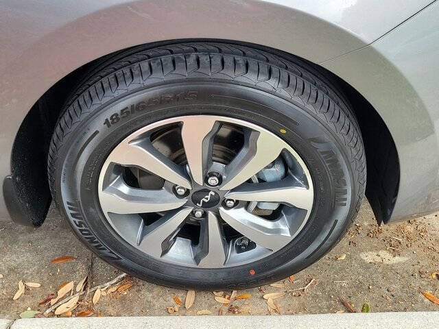 2023 Kia Rio 5-Door S