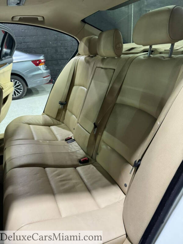 2012 BMW 5 Series 528i