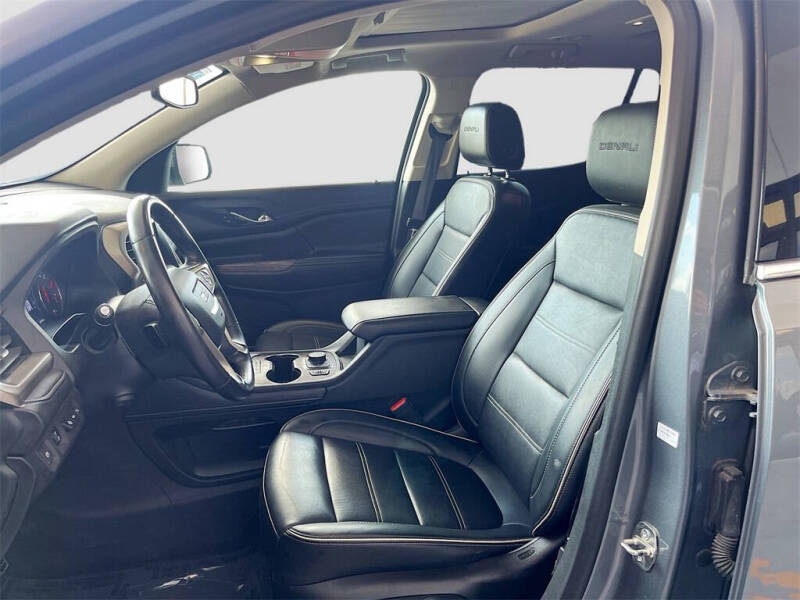 2022 GMC Acadia Denali