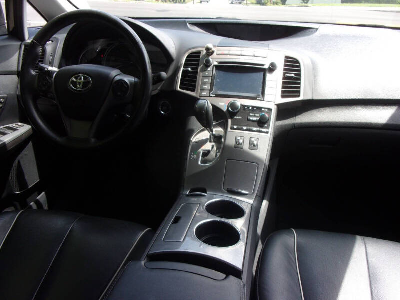 Image 6 of 2015 Toyota Venza XLE