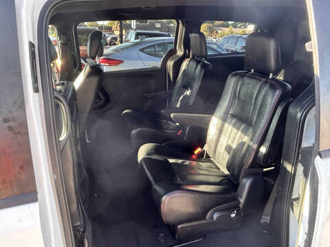 2016 Dodge Grand Caravan R/T