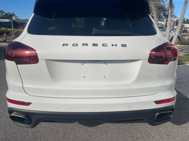 2018 Porsche Cayenne Platinum Edition