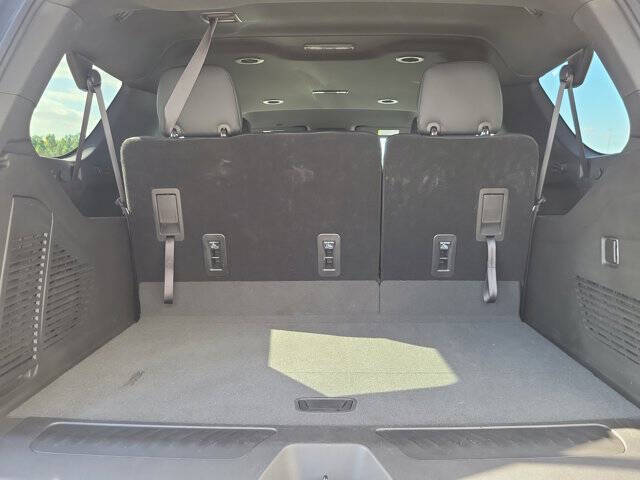 2024 Chevrolet Suburban LS