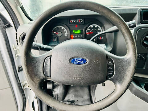 2017 Ford E-Series E-350 SD