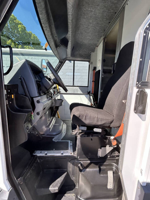 2017 Isuzu NPR
