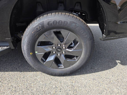 2025 Ford F-150 Lightning Lariat