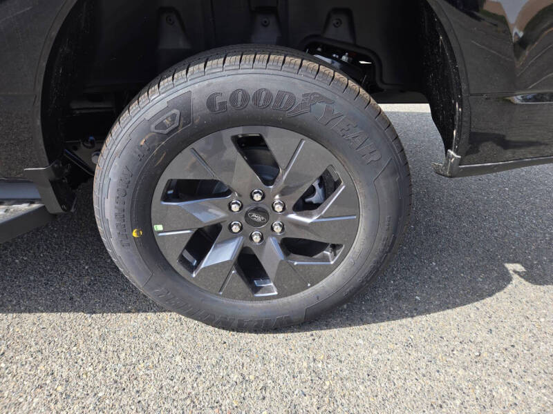 2025 Ford F-150 Lightning Lariat