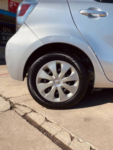 2014 Toyota Prius c Four