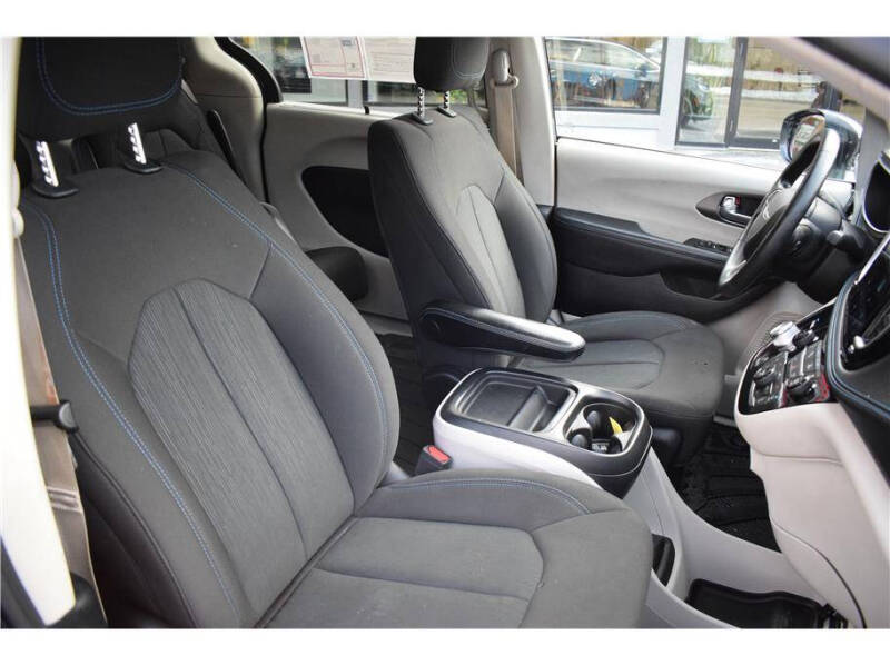 2021 Chrysler Pacifica Touring