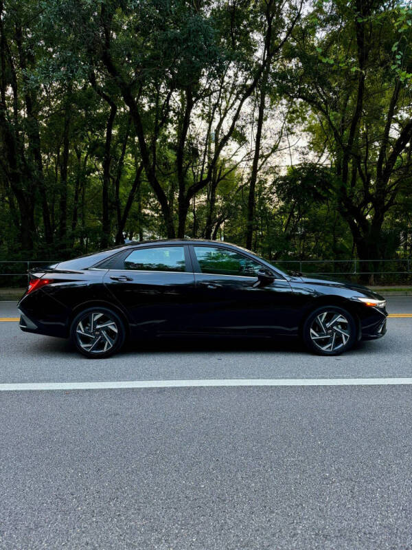 2025 Hyundai Elantra Hybrid Limited