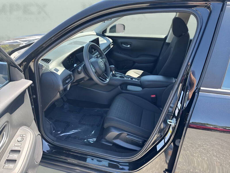 2025 Honda HR-V LX