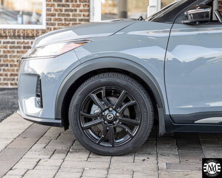 2021 Nissan Kicks SR