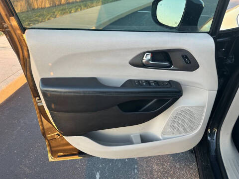 2021 Chrysler Pacifica Touring L